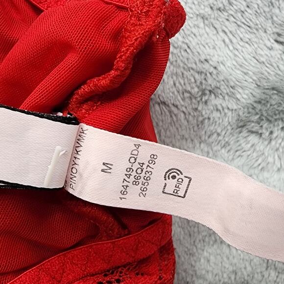 Victoria's Secret Bra Womens M Red Lace Criss Cross Detail Bralette Lined Sexy - Picture 9 of 10